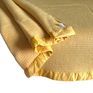 Manta De Colección Doble Moda Manor Penneys Amarillo Waffle Térmica Satén 88 X 68 - Imagen 1 de 7