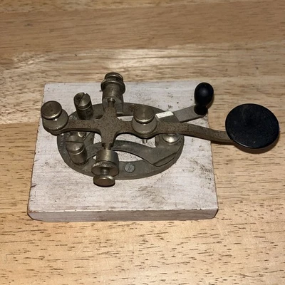 J. H. BUNNELL ANTIQUE BRASS STRAIGHT MORSE CODE CW TELEGRAPH RADIO KEY USA - Image 1 of 4