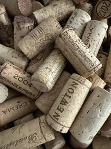 OVER 250 Real Natural Used Wine Corks & 37 Plastic Synthetic Corks NO Champagne - Imagen 1 de 7