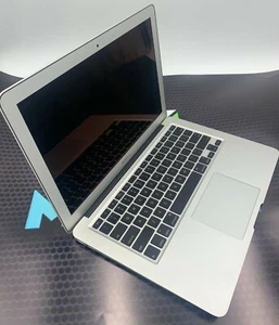 MacBook Air A1369, 2 GB RAM,128 SSD, Silver - Picture 1 of 7