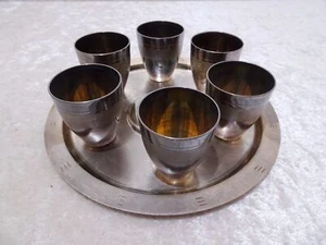 6 vasos y bandeja de vodka de metal Unión Soviética URSS vintage plateados - Imagen 1 de 10