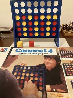 Connect 4 MB Games 1975 Original Edition Family Complete Classic Vintage Retro - Image 1 of 4