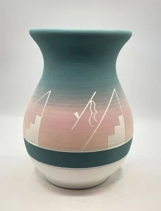 Native American Indian Sioux Etched Pottery Vase Signed  - Picture 1 of 9