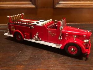 Ashton Models #AH84 1951 Ward LaFrance FDNY Motor 163 con figuras - Imagen 1 de 4