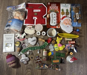 Junk Drawer Lot Trinkets Collectible Vintage/Modern Miniatures Wholesale H4 - Picture 1 of 7