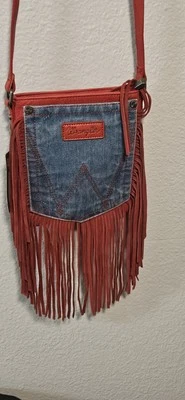 Bolso Bandolera Wrangler Damas Cuero Flecos Denim Rojo  Foto 1 de 4