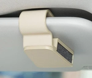 Auto Brillenhalter Sonnenblende, Clip Sonnenbrillenhalterung in Beige - Bild 1 von 6