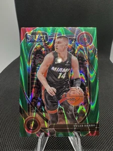 2024-25 Panini Select Courtside Tyler Herro #218 Green Techtonic Prizm - Bild 1 von 2