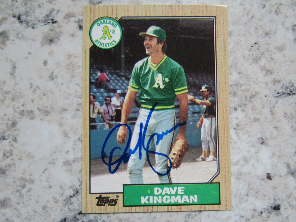 A's Dave Kingman Signed Autographed 1987 Topps Nr.Mint - Image 1 of 1
