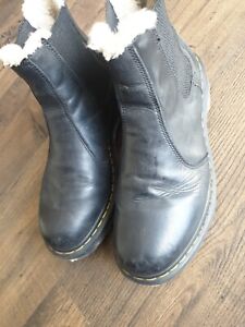 Dr Martens 2976 Leonore Faux Fur Lined Chelsea Boots Black Leather Size UK 8/42