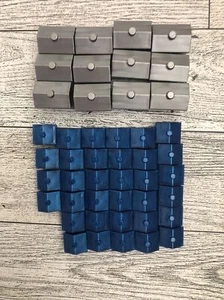 Monopoly Ersatzteile: Komplettset Häuser & Hotels blau & silber - Bild 1 von 3