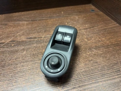 Renault Trafic II (03.01 Principale Windows Interruttore 8200011867, GM9116523, - Immagine 1 di 4