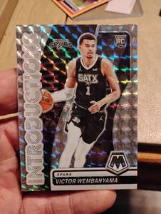 2023-24 Mosaic Introductions Victor Wembanyama #8 Mosaic Prizm (RC) + Extra - Picture 1 of 13