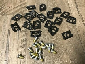Clips y tornillos de moldeo de ventana de vidrio trasero para 68 69 Barracuda Cuda Coupe - Imagen 1 de 2
