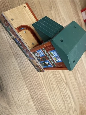 Thomas & Friends TIDMOUTH STATION Fisher-Price Wooden Railway 2013 Foto 1 de 4