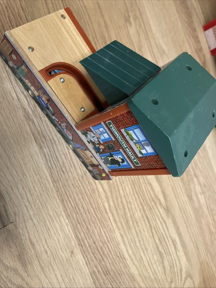 Thomas & Friends TIDMOUTH STATION Fisher-Price Wooden Railway 2013 Foto 1 de 4