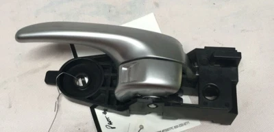 Chrysler 200 Inside Door Handle 15 Part #3038088 Foto 1 de 3