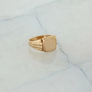 9K Rose Gold Signet Ring Fluted Shank Design Size 10 - Picture 1 of 6