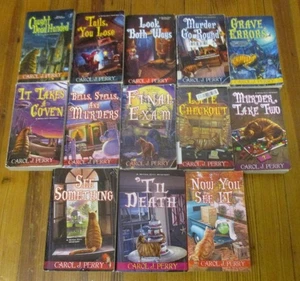 Carol Perry Witch City Mystery Serie #1-#12 (Posten von 12 Taschenbüchern) - Bild 1 von 1