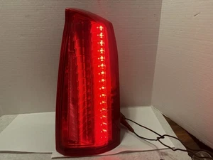 Luz trasera lado del conductor Cadillac STS 2008-2011 mano derecha usada defectos cosméticos - Imagen 1 de 24