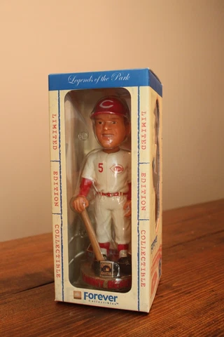 Johnny Bench Cooperstown Collection Bobble Head Doll #3354/10000 Cover