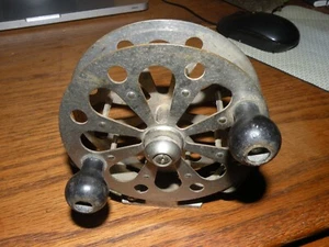 Pflueger Meeresrolle Kapitän Angelrolle Tackle Box Made in USA 1930er Antik - Bild 1 von 11