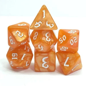 Nuevo juego de 7 dados naranjas poliédricos zona de peligro perlada zona con bolsa D&D RPG - Imagen 1 de 3