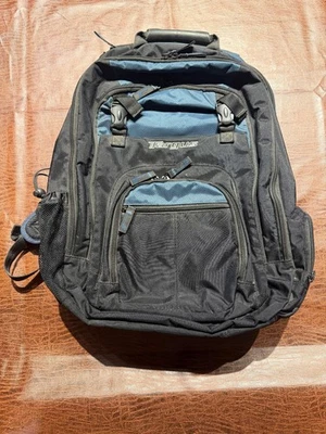 JanSport Cool Mochila Estudiantil - Mochila 17" Bolsa Grande para Computadora, 5 Compartimentos Foto 1 de 2