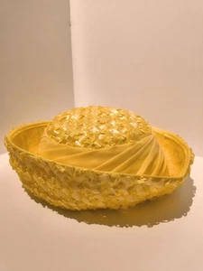 Vintage Ladies Hat 1960s Yellow Raffia 21"s Round Head Area USA Union Made - Picture 1 of 10