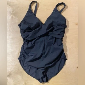 BPC Selection eleganter schwarzer Einteiler Badeanzug 20 W (OT) - Bild 1 von 8