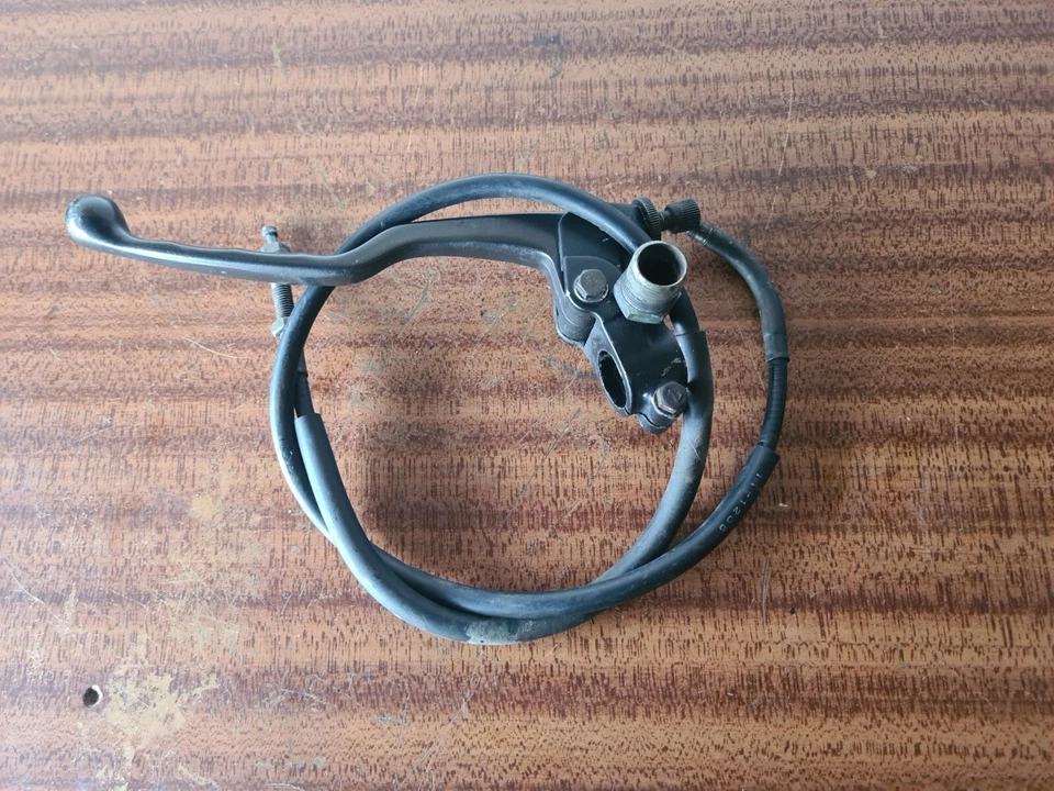 CABLE DE EMBRAGUE, PALANCA Y PERCHA KAWASAKI GPZ305 GPZ 305 FABRICANTE DE EQUIPOS ORIGINALES Foto 1 de 4