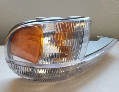 Luz de señalización lateral derecha Ford Explorer 95-01 FR191-U000L (c2) Foto 1 de 4