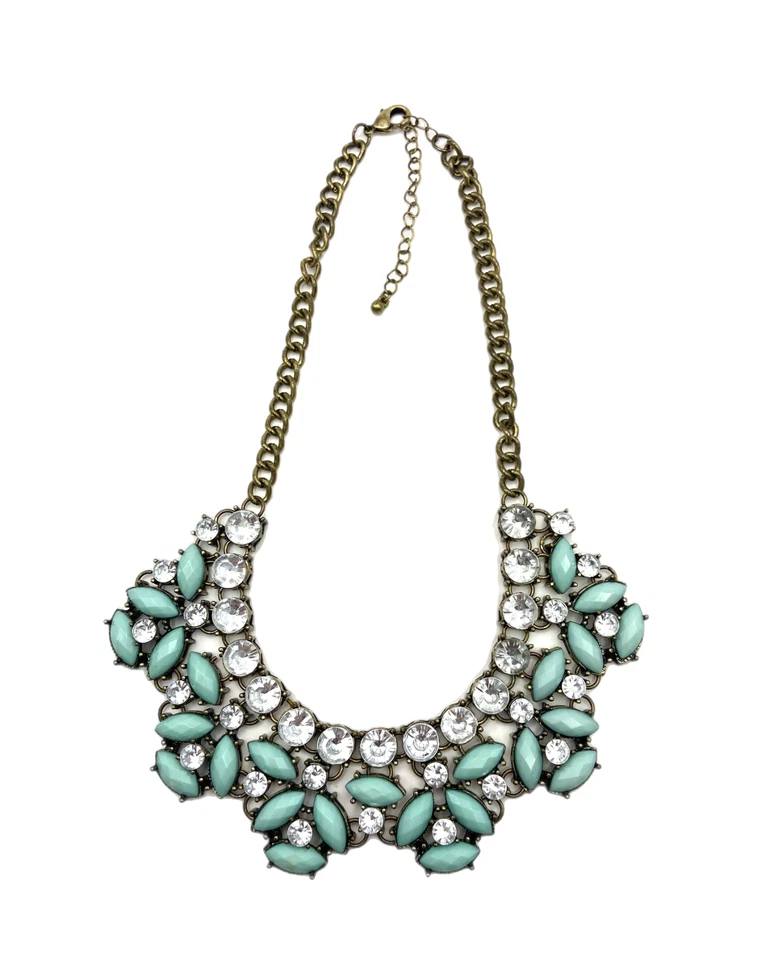 Collar Babero Anthropologie Grueso Verde Menta y Transparente Estrás Hojas 18" Usado en Excelente Condición Foto 1 de 4