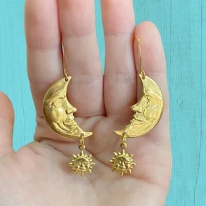 Celestial Earrings Crescent Moons Suns VTG Jewelry w/ Gold Hooks 1970s NWOT - Bild 1 von 1