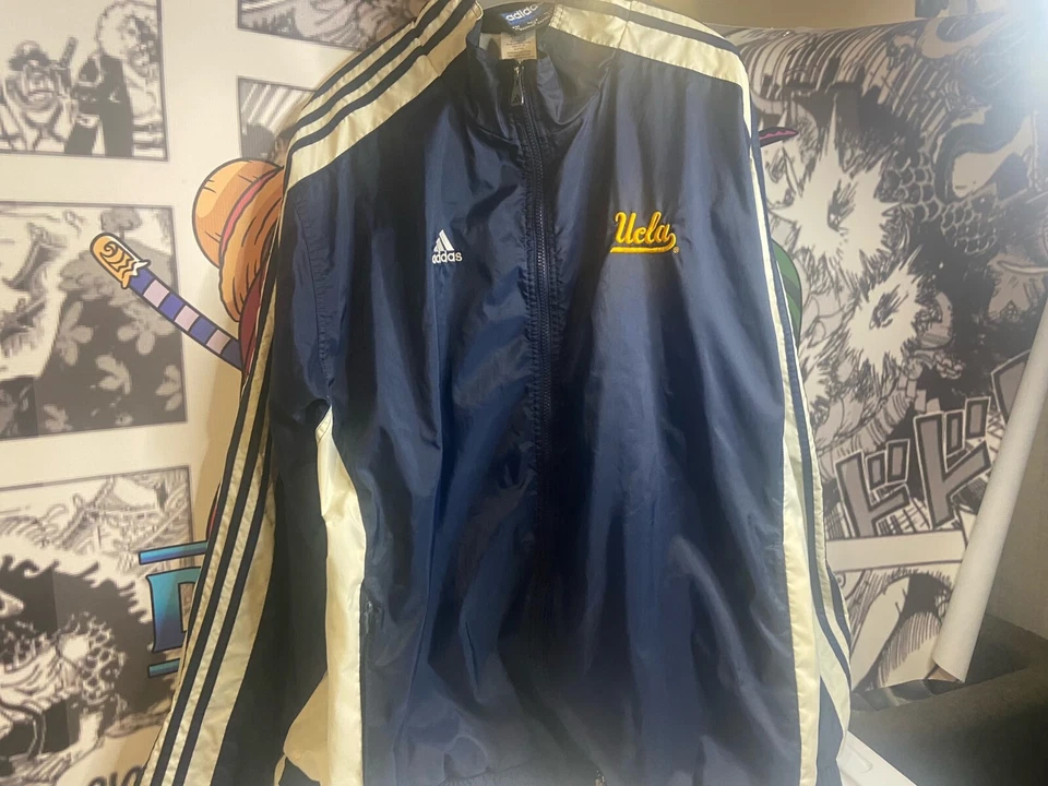RARO Adidas NCAA UCLA Bruins Hombre Traje de Pista Chaqueta SOLO Talla XL. Foto 1 de 4