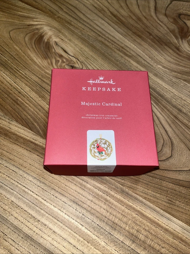 Majestic Red Cardinal Hallmark Keepsake 2019 adorno de vacaciones de Navidad  Foto 1 de 1