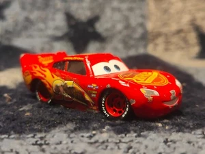 Disney Pixar Rust-eze Lightning McQueen 95 Cars diecast race car 3 inch - Picture 1 of 7