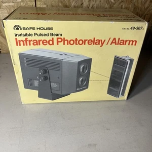 Safe House Invisible Pulsed Beam Infrared Photorelay / Alarm 49-307 Radio Shack - Picture 1 of 6