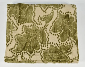 Crate & Barrel Zelda Green Leaf Leaves Table Runner Textured Sculpted 14x90 - Picture 1 of 9