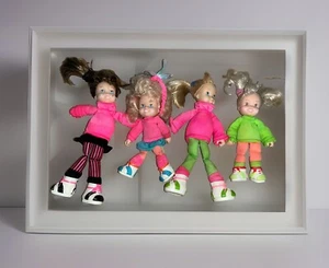 RARO LOTE VINTAGE 1990 DE 4 MUÑECAS DE JUGUETE ERTL PARQUE INFANTIL PK CABEZA Y PIES DE GOMA - Imagen 1 de 13