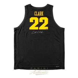 Camiseta deportiva Nike negra autografiada por Caitlin Clark Iowa Hawkeyes con certificado de autenticidad Panini - Imagen 1 de 5