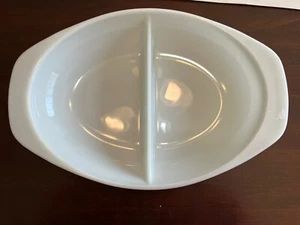 PYREX Vintage Oval Divided Platter Serving Dish Milk Glass #1083 1 1/2 quart - Picture 1 of 5