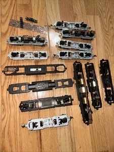 Athearn Under Frame Powered Chassis Frames EMD Ge Etc Misc Lot - Picture 1 of 2