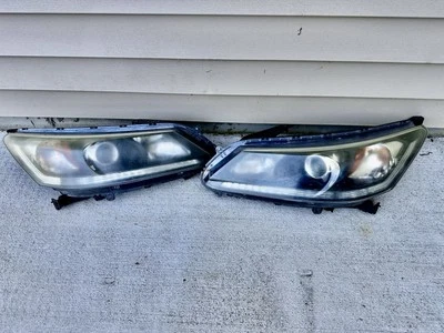 OEM Honda Accord 2013-2015 Right Headlight Assembly Driver + Passenger Side - Image 1 of 4