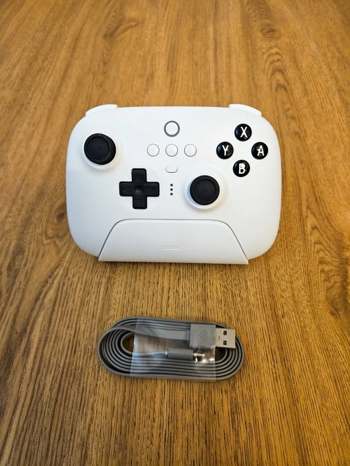 8BitDo Ultimate 2,4G Kabelloser Controller für Android - Weiß (mit Ladestation) - Bild 1 von 2