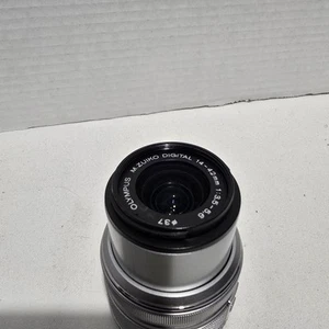 Olympus M.Zuiko Digital 14-42mm f3.5-5.6 II R Lens (Silver) - Picture 1 of 6
