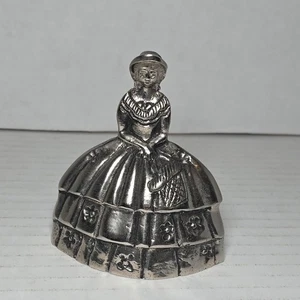 Campana dama vittoriana vintage antica in metallo Southern Belle alta 3,5" tono argento - Foto 1 di 7