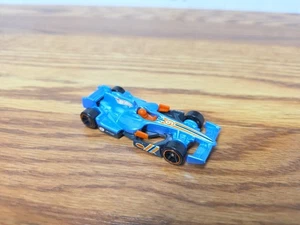 2009 Hot Wheels New Models #30/42 F1 Racer Metalflake Blue And Orange - Picture 1 of 7