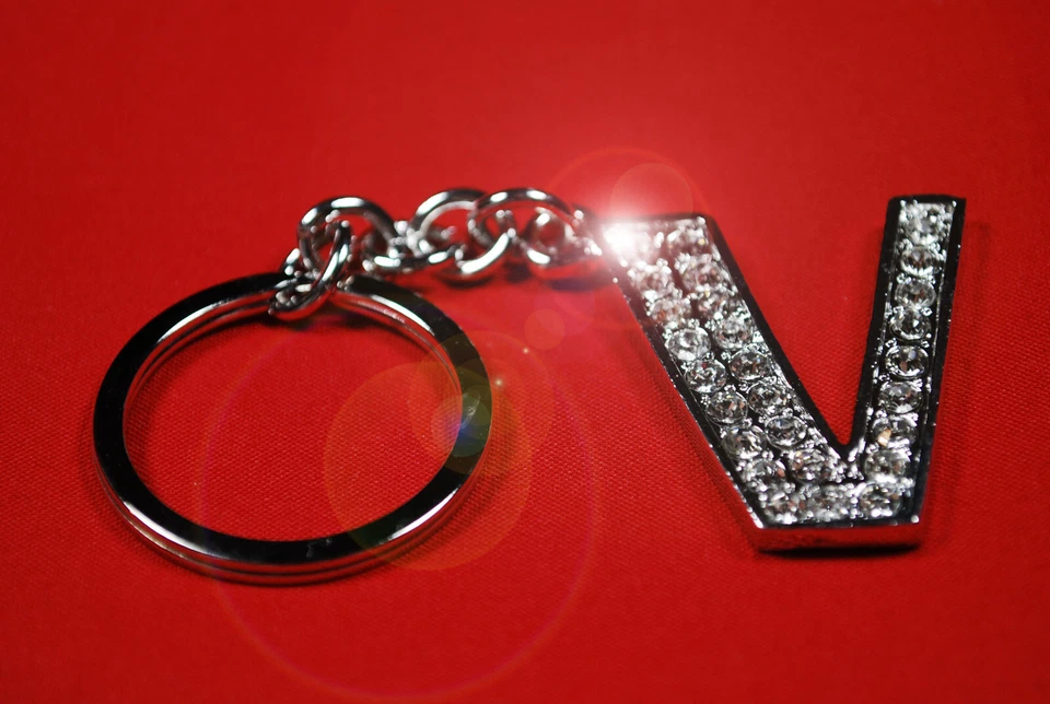 Кристалл брелок алфавит инициал «V» со стразами/буква подвеска/унисекс - Изображение 1 из 1