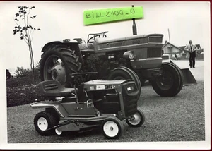 photo ancienne . vintage. Châtillon-sur-Seine . tracteurs SOMECA - Bild 1 von 1